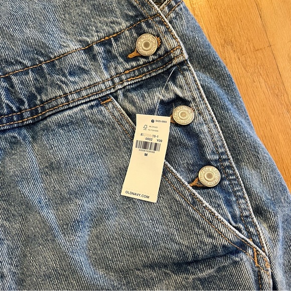 NWT Old Navy women’s Slouchy Non-stretch Jean short overalls 3.5 inch inseam - Picture 3 of 6